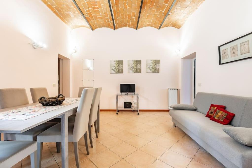 Sant'ambrogio Charming Apartamento *